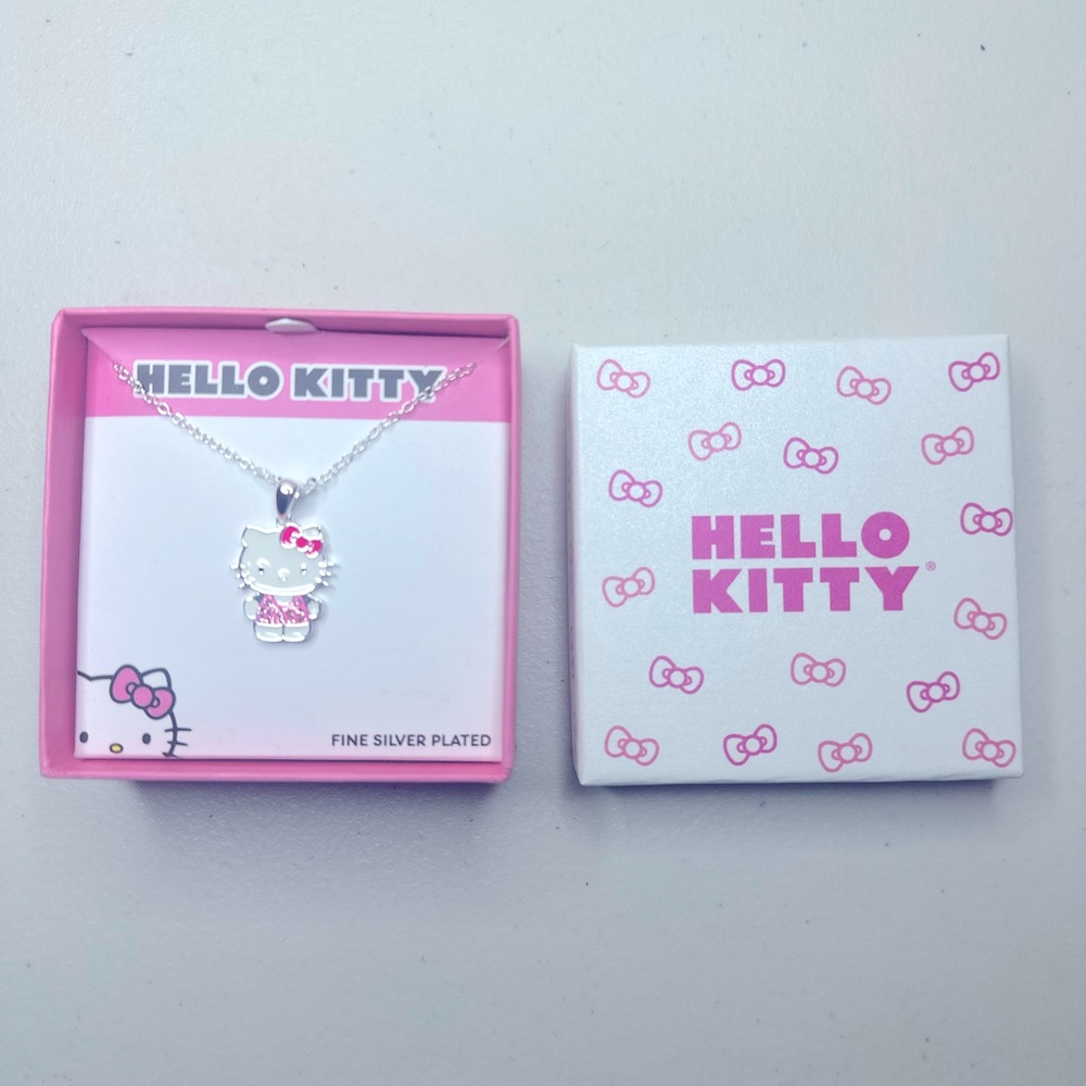 Hello Kitty Necklace - Picture 2 of 3